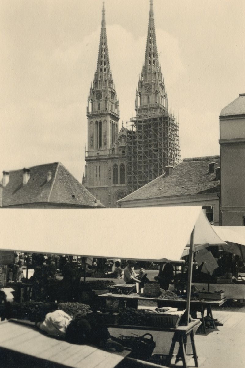 Katedrala 1939. godine, pogled s tržnice Dolac 